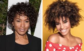 Capelli ricci corti, capelli ricci, acconciature caschetti ricci, acconciature corte per le donne. Nel 2019 Va Di Moda Il Taglio Donna Corto Giulio Art Studio