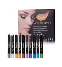 Nun würde ich es aber nicht mehr für die nägel benutzen, sondern mir nach lust und laune bei besonderen anlässen auf die… hallo liebe menschen, ich habe aus meiner nageldesign ansammlung noch ganz viel glitzerpartikel im gefäß, also losen glitzer. Creme Lidschatten Perfektes Augen Make Up In Sekunden