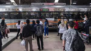 Cukup unduh aplikasi tiket.com dan kamu akan menemukan cara termudah untuk membeli tiket kereta ke jakarta! Kereta Bandung Jakarta Berangkat Tiap Jam Simak Jadwalnya Bisnis Tempo Co