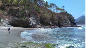 Pantai ini termasuk dalam pantai yang terkenal di kebumen. Pantai Bopong Htm Rute Foto Ulasan Pengunjung