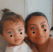 Taylor's mom at Demi's party