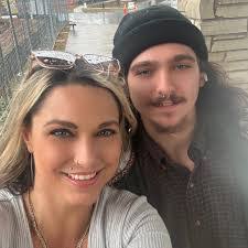 Amanda Layton's Instagram, Twitter & Facebook