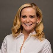 Amanda Florek's Instagram, Twitter & Facebook