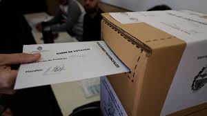 Espert Renuncia: ¿Santilli al Rescate? Boletas en Jaque y Debate Legal - Imagen ilustrativa del artículo