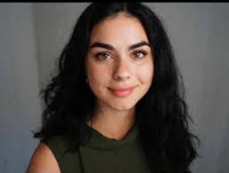 Melina Barry's Instagram, Twitter & Facebook