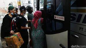 Pemerintah telah memutuskan larangan aktivitas mudik lebaran mulai tanggal 6 sampai 17 mei 2021. 1fnd33sbiavsjm