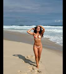 Foto: Larissa Manoela aparece nua na capa da revista LOfficiel Brasil -  Purepeople