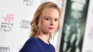 Подросток сталкивается в лесу с таинственным и жутким монстром. Thora Birch Biography Height Life Story Super Stars Bio