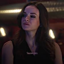 Caitlin Queen's Instagram, Twitter & Facebook