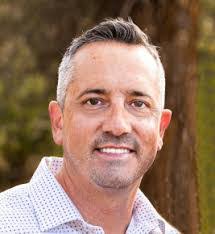 Randy Henley's Instagram, Twitter & Facebook