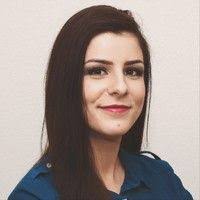 Sara Graves's Instagram, Twitter & Facebook