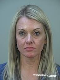 Courtney Searles's Instagram, Twitter & Facebook