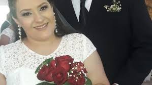 Doble festejo: Madre e hija se casan en una boda colectiva