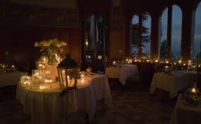Oggi vi darò qualche consiglio su come organizzare una cena romantica perfetta. Buono Regalo Cena A Lume Di Candela Borducan Gift