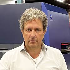 Sidekix chooses Tecnau B2-size finishing for innovative and personalized  marketing campaigns