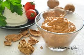 I would venture to say that, other than producing christopher columbus, liguria is probably best known as the home of pesto genovese, or basil pesto.but the region produces another kind of pesto, known as salsa di noci or walnut sauce, that deserves much more attention. Pesto Alle Noci E Pomodoro