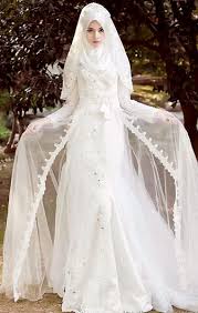 Gaun pengantin muslimah yang kekinian saat ini sudah banyak yang menutup aurat. Gaun Pengantin Muslim Elegan Gaun Pengantin Muslim Gaun Pengantin Pengantin Muslim