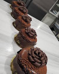 1 184 Mentions J Aime 31 Commentaires Halis Akyul Halisakyul Sur Instagram Chocolate Garnishes Chocolate Cake Decoration Cute Desserts