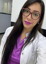 Noemi Leon ✨ (@noeleo25)