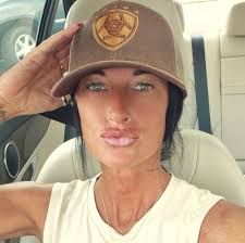 My name is Sean Leonard. I am the owner of Yankee Belle Tree Works and this  is my public apology. Last week I was contacted by a gentleman for some  tree work.