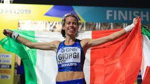 Essa costituisce la più lunga distanza di marcia, nonché dell'intero programma olimpico dell'atletica leggera. Atletica Mondiali Eleonora Giorgi Bronzo Nella 50 Km Di Marcia La Repubblica