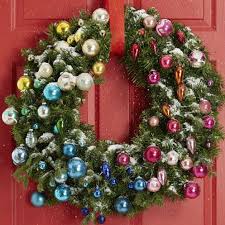 To make something similar you'll need felt raving, a foam wreath, green felt and a sewing needle. 72 Diy Christmas Wreaths How To Make A Holiday Wreath Craft