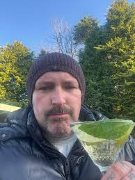 Do gay people drink more than straight people? Lol