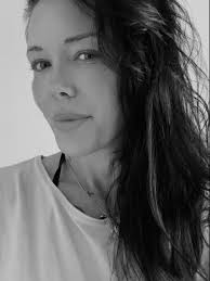 Jag gör det nu. Bestämmer att allt blir bra! Jag ska se allt som en  språngbräda mot målet. Jag vägrar låta mer jobbiga saker hända nu. Jag ska  bara släppa in ljus