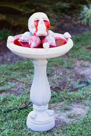 Kunstblut Selber Machen Originelle Dekoideen Zu Halloween Halloween Outside Halloween Haunt Diy Skulls