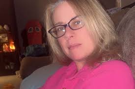 Fundraiser by Melanie Holman : Cancer has disfigured me