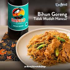 Sambal kecap a sambal consists of indonesian kecap manis (sweet soy sauce), red chili, tomato pieces, shallots and lime, it has a sweet and spicy taste and usually used for barbecue dishes. Endeus Tv Siapa Di Sini Yang Sering Memasak Bihun Goreng Facebook