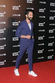 Shahid Kapoor Fashion How To Dress Like Shahid Kapoor Shahid kapoor has a unique way of deciding his dressing style.stay tuned for more bollywood news & updates !!! how to dress like shahid kapoor
