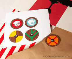 Viking the replica ship set sail from bergen, norway to cross the atlantic ocean in 1893. How To Make A Diy Viking Ship Centerpiece How To Train Your Dragon Party Ideas Frog Prince Paperie