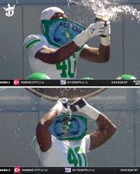 NORTH TEXAS HIT THE STONE COLD CELLY 🔥 Honoring Stone Cold Steve Austin,  who played college football at the University of North Texas, the 'Mean  Green' pulled out Austin's iconic celebration after