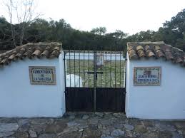 Eu cred ca se scrie si in acest caz tot legat. Archivo Entrada Cementerio La Sauceda P1430413 Jpg Wikipedia La Enciclopedia Libre