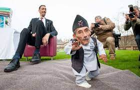 Né en mongolie centrale en juillet 1988. Chandra Bahadur Dangi Le Plus Petit Homme Du Monde Corps Humain Records Du Monde En Images