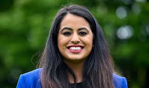 M60 incident: Teenager falls from motorway bridge in Greater Manchester