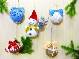 как сделать игрушки на новый год своими руками видео Yolochnye Igrushki Svoimi Rukami Rozhdestvenskie Ukrasheniya Igrushki Svoimi Rukami Novogodnie Ukrasheniya