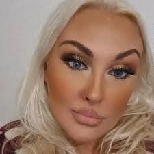 Chloe Nicholson (@chloepaynter8)