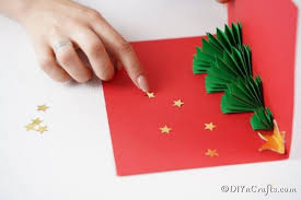 *this post contains affiliate links* we love all things christmas! Festive 3d Christmas Tree Cards Video For Sending Holiday Greetings