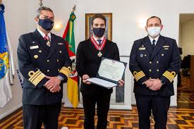 Preparar e empregar o poder naval, a fim de contribuir para a defesa da pátria; Governador Eduardo Leite Recebe A Medalha Do Merito Naval Portal Do Estado Do Rio Grande Do Sul