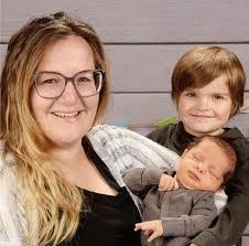 Heather Woodring's Instagram, Twitter & Facebook