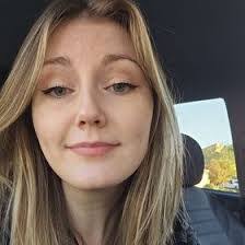 Erin Flores's Instagram, Twitter & Facebook