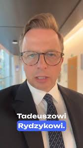 Marcin Romanowski, który został dziś zatrzymany przez ABW jeszcze wczoraj  uczestniczył w Pielgrzymce Tadeusza Rydzyka. Panów łączy jednak dużo więcej  niż wspólne pielgrzymowanie. To właśnie na ...