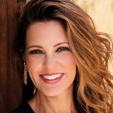 Lorie Castro's Instagram, Twitter & Facebook