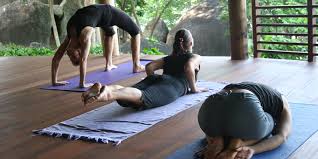 yoga retreats work in thailand