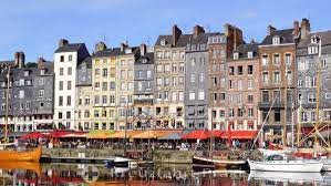 Elle est peuplée de 7 138 habitants (les honfleurais). Honfleur Malerische Hafenstadt An Der Mundung Der Seine