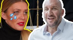 Utolsó találkozás míg a pocakomban vagy te kis tornász, úszó, táncos, karatés 😅 Hodi Pamela Kisirt Szemekkel Berki Mosolyogva Tavozott A Birosagrol Youtube