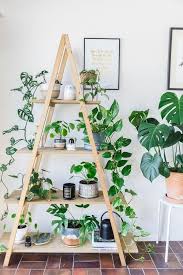 25 Indoor Garden Ideas For Newbie Gardeners In Small Spaces Godiygo Com Plant Decor Indoor Plant Decor Home Garden Design