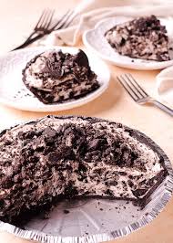 No Bake Oreo Cheesecake Cream Pie With Cool Whip What S In The Pan